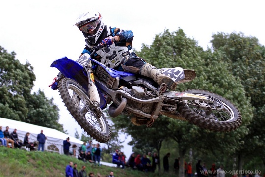 Dennis Zmija-Kalinowski (MX2 Jugend) whips it